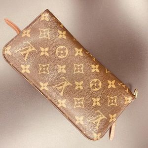 LV BILLFOLD